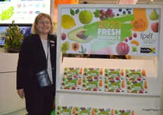 Marletta Kellarman was on hand t the South African pavilion with the new edition of the FPEF fresh produce export directory.